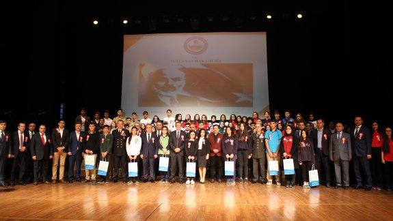 12 Mart İstiklal Marşımızın Kabulü ve Mehmet Akif Ersoy´u Anma İlçe Programımız, Mehmet Tekinalp Anadolu Lisesi nin hazırladığı etkinliklerle gerçekleştirildi.