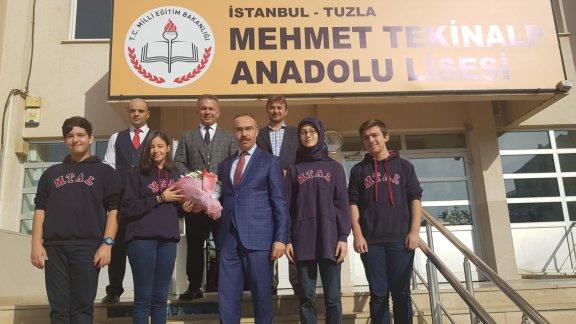 İlçe Milli Eğitim Şube Müdürümüz Aydın Bora, Sağlıklı Eğitim Güçlü Okul Projesi kapsamında Mehmet Tekinalp Anadolu Lisesi´ni ziyaret edip öğretmen ve öğrencilerle sohbet gerçekleştirdi.