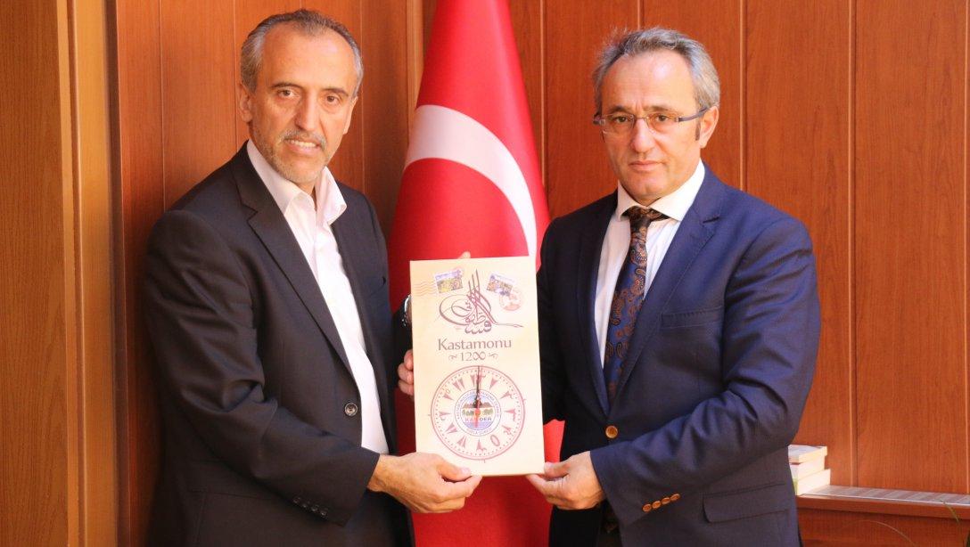 Tuzla Kastamonulular Derneği Başkanı Hasan Elbuza, nazik ziyareti ve eğitime yönelik değerli düşünce ve paylaşımları için teşekkür ederiz.