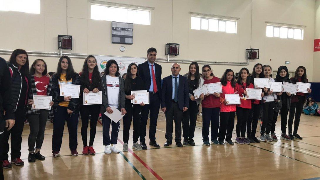 1200 öğrencimizin katıldığı Tuzla Okul Sporları Geleneksel Çocuk Oyunları Şenlikleri Ödül Törenini gerçekleştirdik.