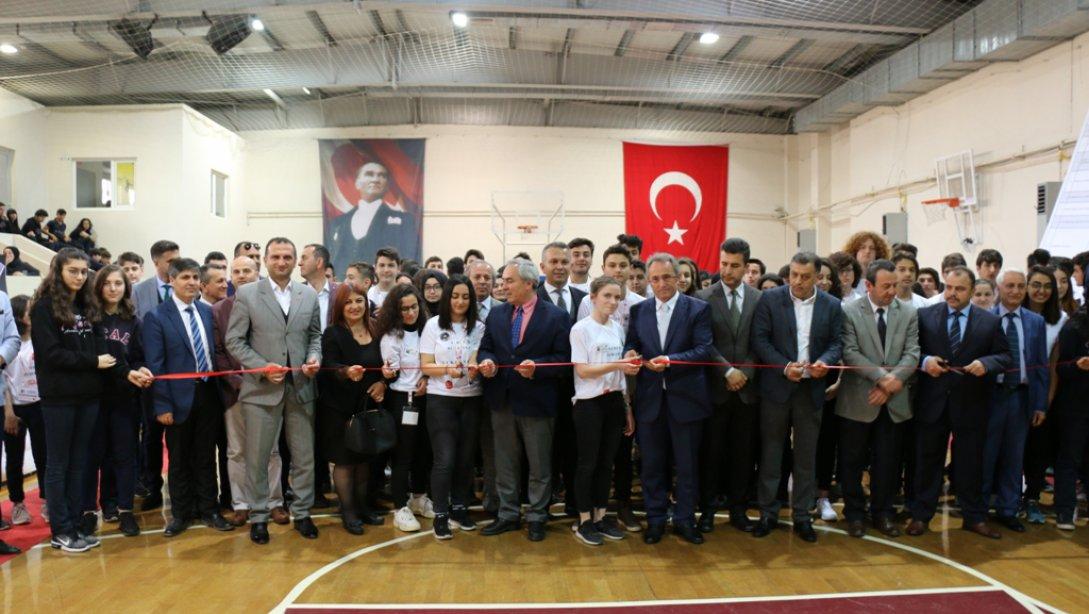 Mehmet Tekinalp Anadolu Lisesinin TÜBİTAK 4006 Bilim Fuarı Proje Sergisi açılışını gerçekleştirdik.