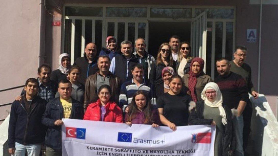 Vala Gedik Özel Eğitim Meslek Okulu Erasmus+ Seramikte Sgraffito ve Mayolika Tekniği için Engellilerde Avrupa´da Staj yolculuğunda
